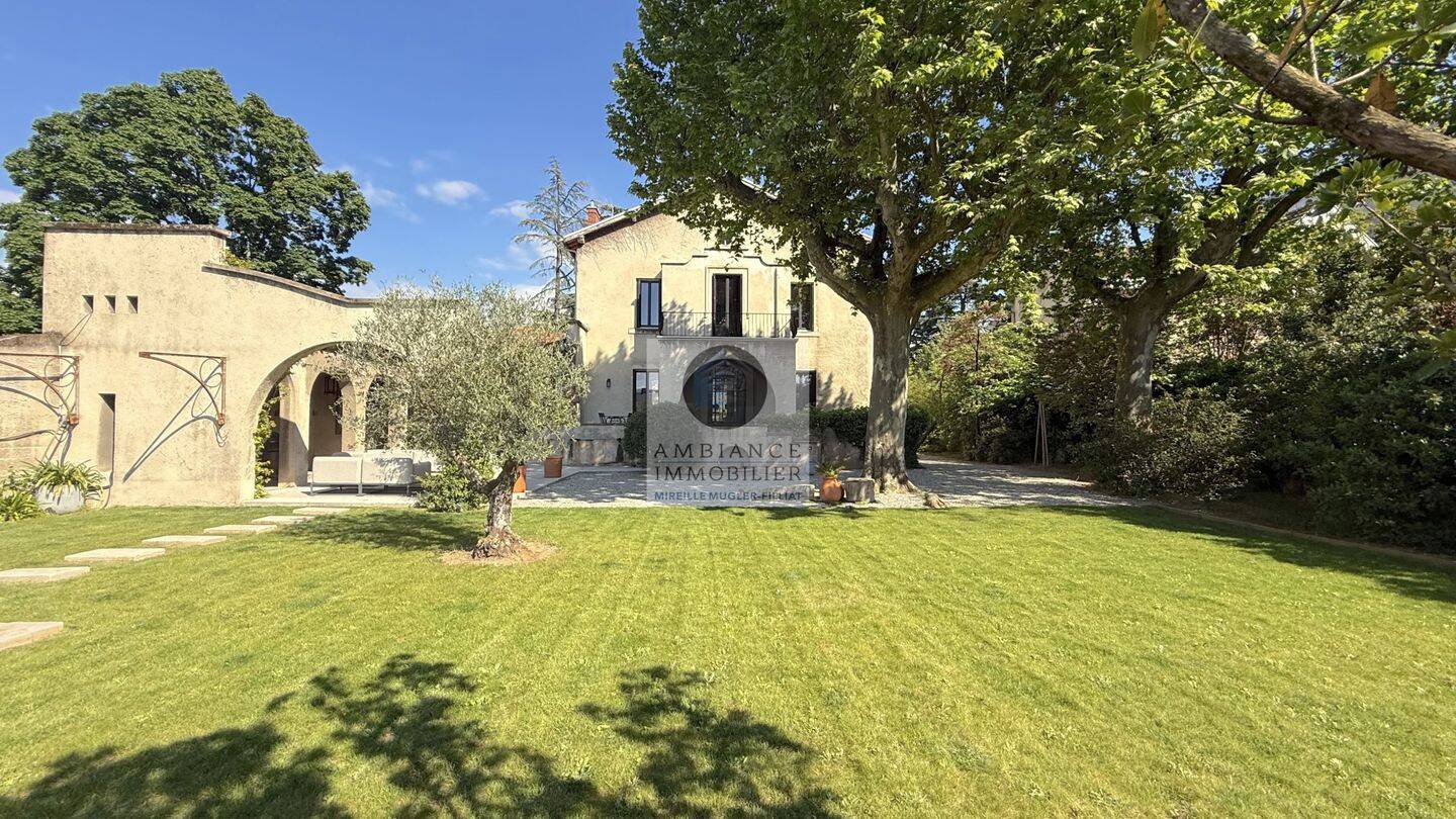 Maison 11 pièces 343 m² · à Valence · 343 m² · 995 000 €