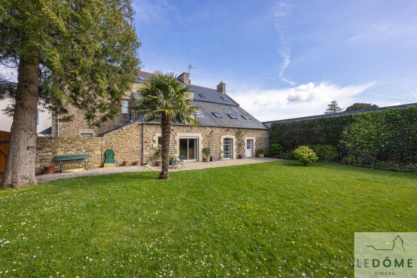 Maison 10 pièces 346 m² · à La Richardais · 346 m² · 988 000 €