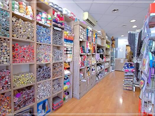 Pret-à-Porter à vendre Fonds de commerce 74 000 € Centre Est Sud La Tour-du-Pin 38110