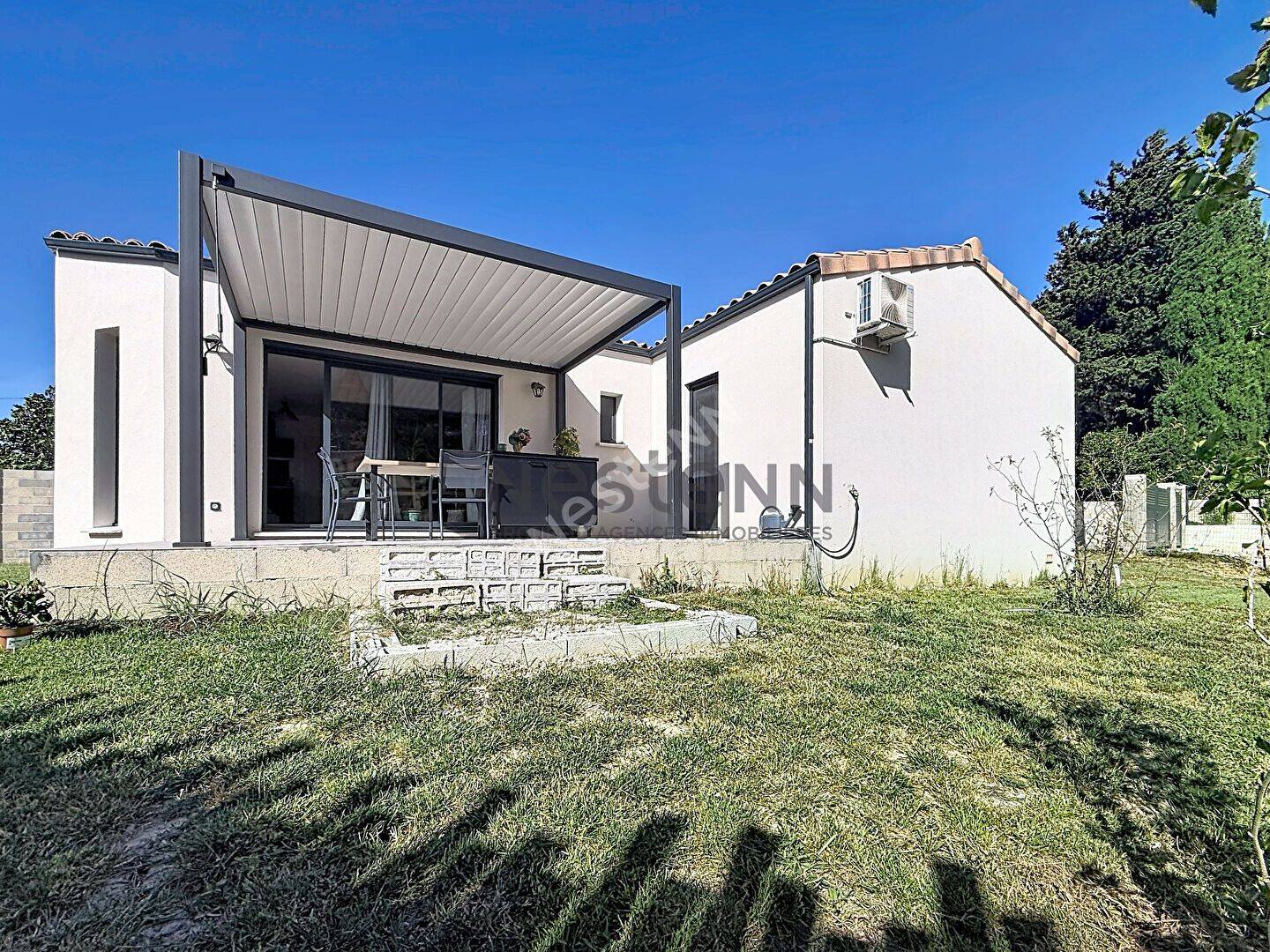 Maison 5 pièces 97 m² · à Camaret-sur-Aigues · 97 m² · 290 000 €