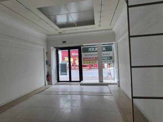 Boutique à louer 7 317 € 132 m² de surface de vente Centre Lille 59800