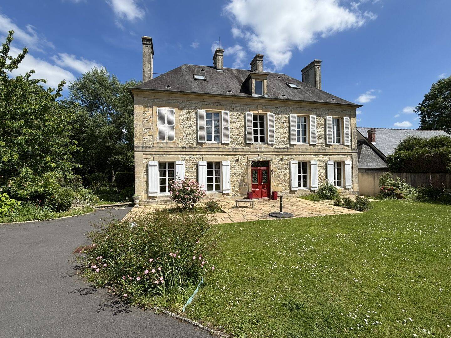 Maison 8 pièces 268 m² · à Guéron · 268 m² · 832 000 €