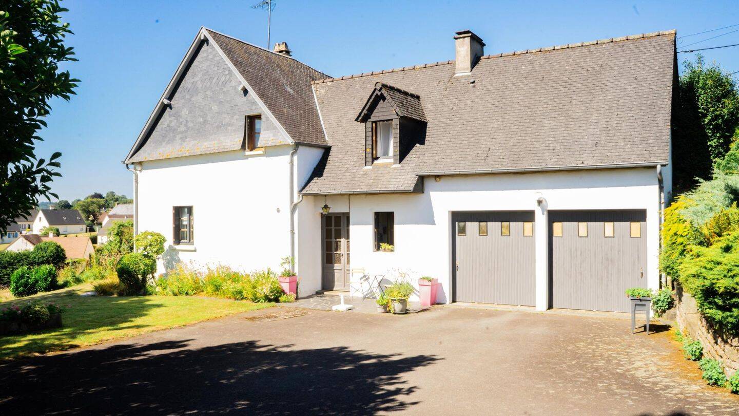 Maison 5 pièces 145 m² · à Sourdeval · 145 m² · 262 000 €