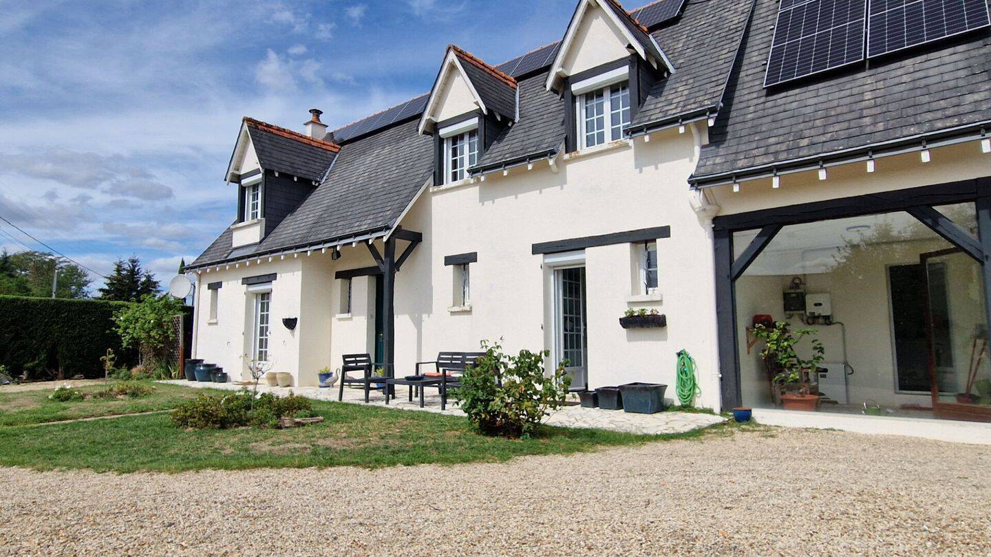 Maison 8 pièces 219 m² · à Veigné · 219 m² · 439 900 €