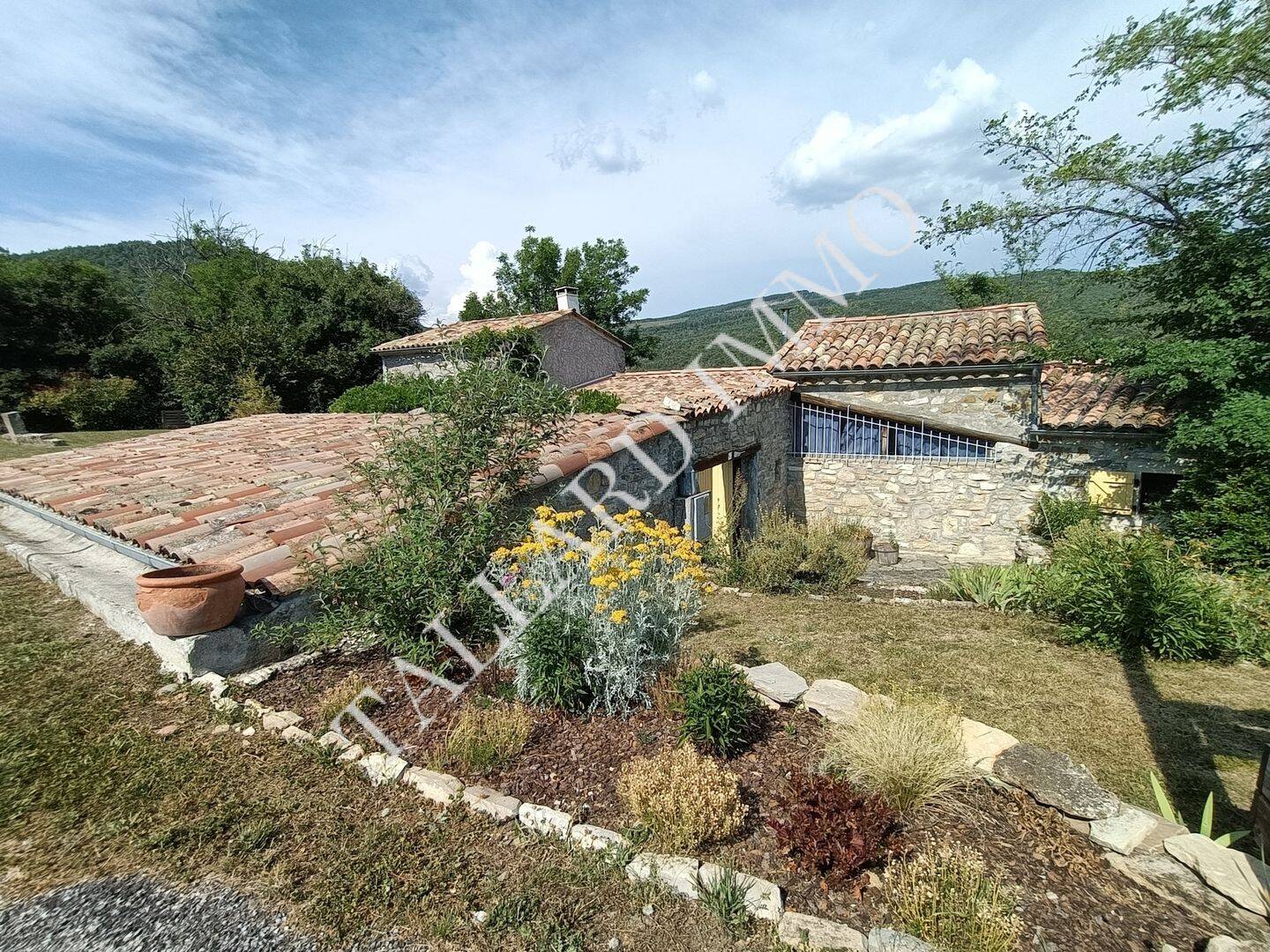 Maison 5 pièces 120 m² · à Laragne-Montéglin · 120 m² · 299 900 €