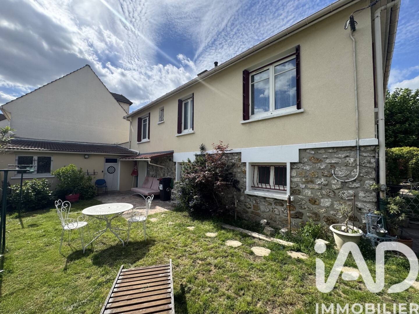 Maison 5 pièces 120 m² · à Sainte-Geneviève-des-Bois · 120 m² · 335 000 €