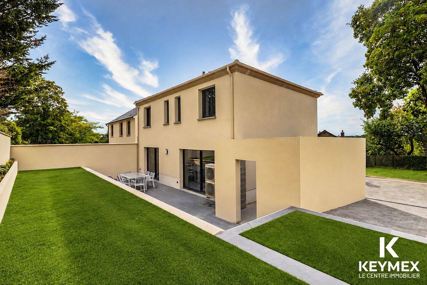 Maison 6 pièces 130 m² · à Mériel · 130 m² · 489 000 €