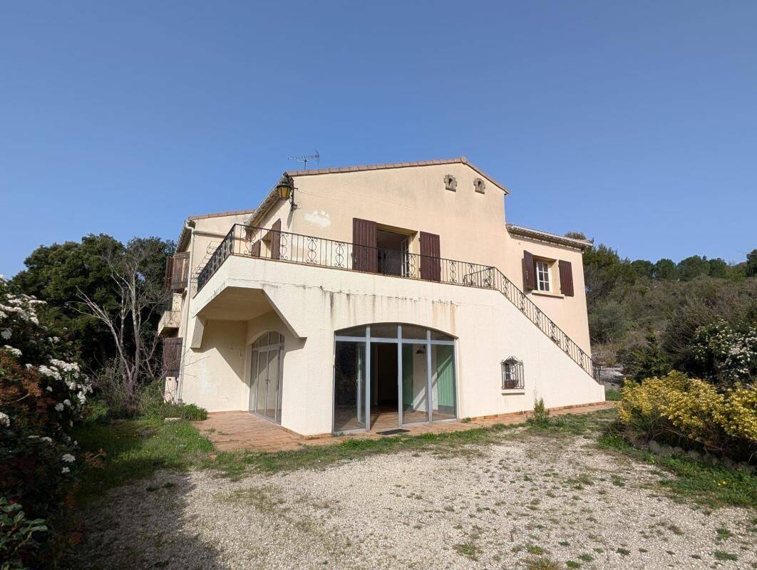 Maison 6 pièces 248 m² · à Saint-Hilaire-d'Ozilhan · 248 m² · 450 000 €