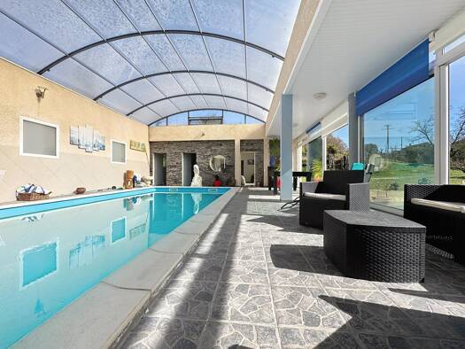 Maison de plain-pied à vendre 450 000 € 6 pièces 3 chambres 294 m² 5 687 m² de terrain Le Vernet 09700