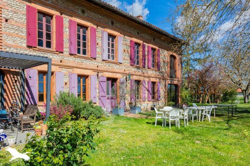 Maison 11 pièces 390 m² · à Cintegabelle · 390 m² · 469 900 €