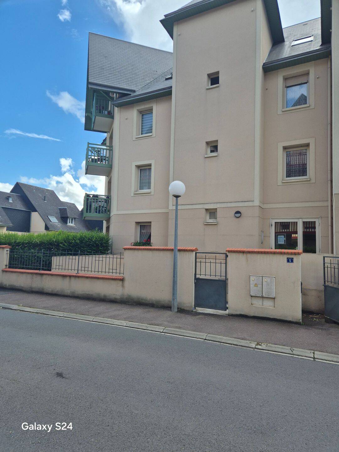 Appartement 4 pièces 66 m² · à Pont-l'Évêque · 66 m² · 945 €/mois