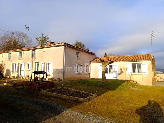 Maison à vendre 193 000 € 8 pièces 5 chambres 200 m² 2 500 m² de terrain Mouilleron-Saint-Germain 85390