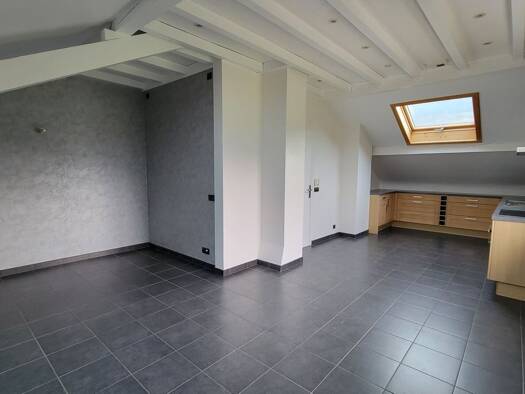 Appartement à louer 1 540 € 4 pièces 3 chambres 73 m² Étage 2/2 Villaz 74370