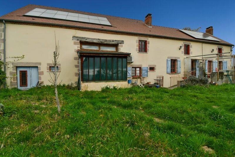 Maison 8 pièces 156 m² · à Saint-Sauvier · 156 m² · 240 000 €