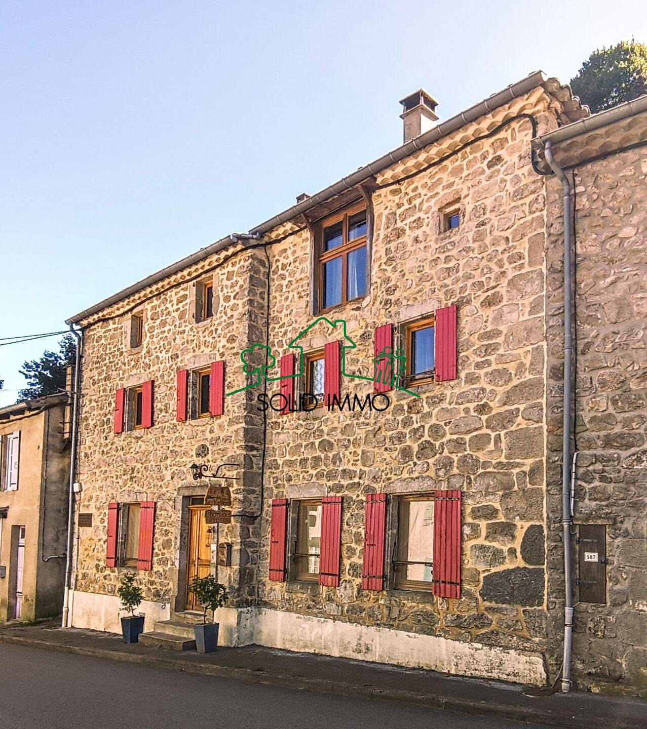 Bâtisse en pierre sur la commune de Labastide sur Besorgues 0760