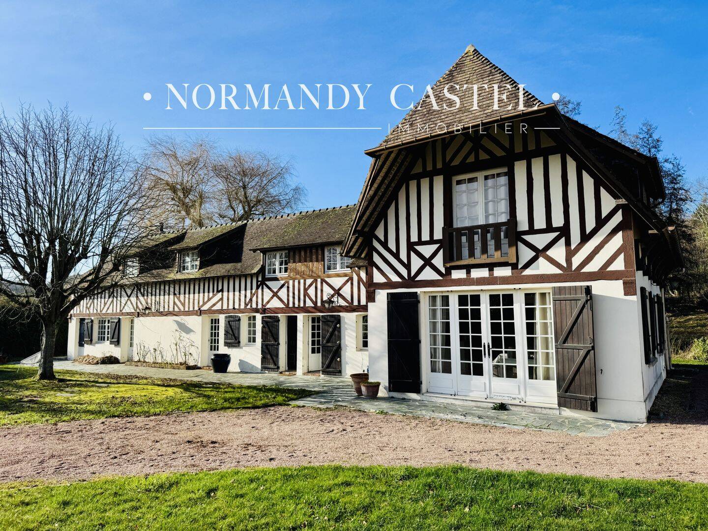 Maison 11 pièces 270 m² · à Pennedepie · 270 m² · 1 155 000 €