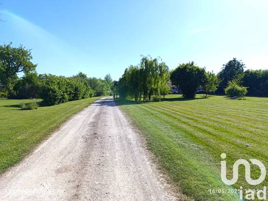 Maison de plain-pied à vendre 229 000 € 8 pièces 5 chambres 246 m² 3 717 m² de terrain Outines 51290