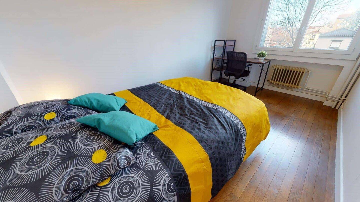 Room in Rue Victor Basch, Villeurbanne for 88 m² with 5 bedrooms — 1