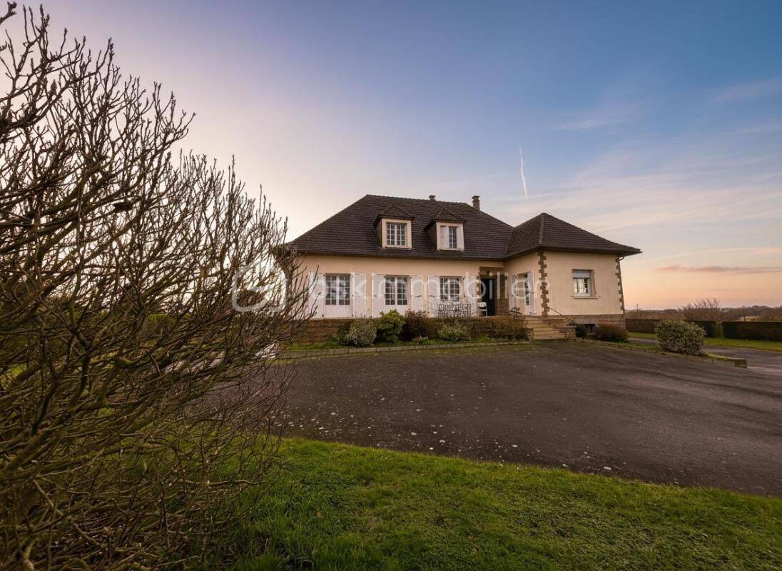 Maison 9 pièces 208 m² · à Le Teilleul · 208 m² · 230 000 €