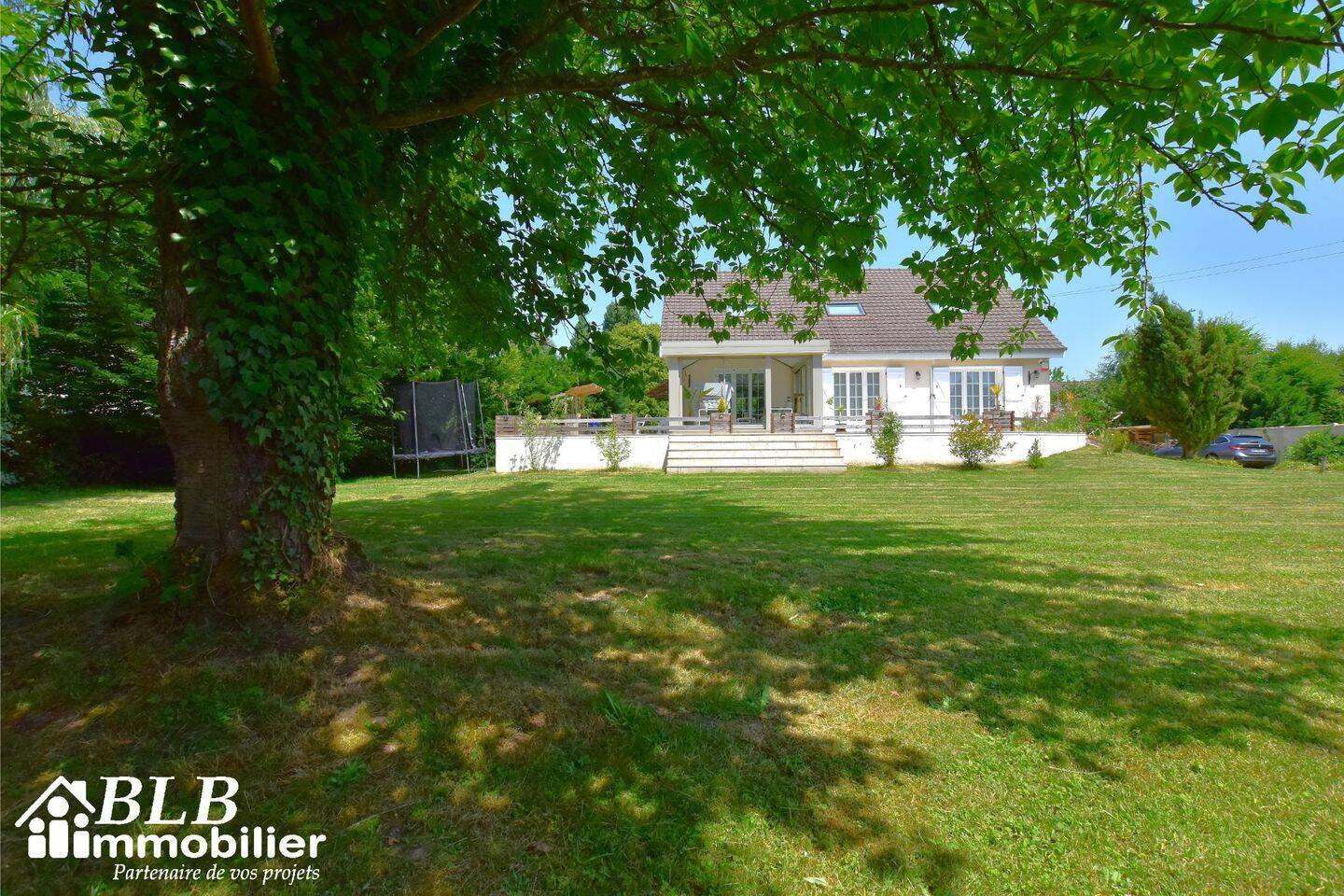 Maison 8 pièces 175 m² · à Les Essarts-le-Roi · 175 m² · 559 900 €