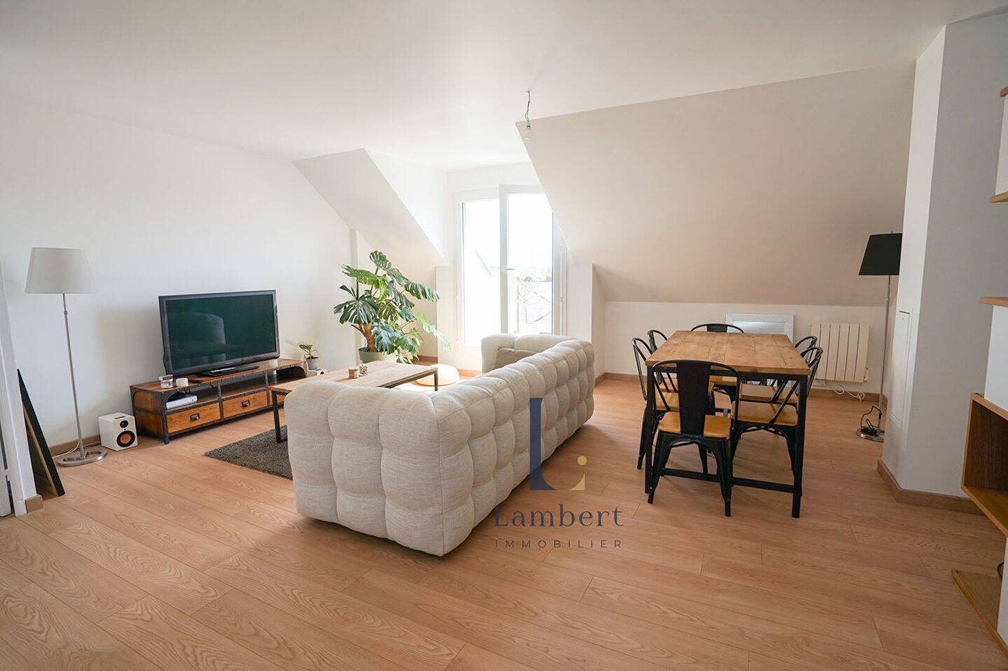 Appartement 3 pièces 70 m² · à Verneuil-sur-Seine · 69,7 m² · 1 150 €