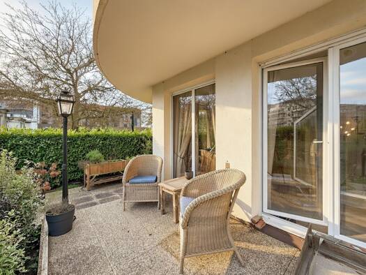 Appartement à vendre 410 000 € 5 pièces 3 chambres 100 m² RDC/6 Le Pas du Lac Montigny-le-Bretonneux 78180