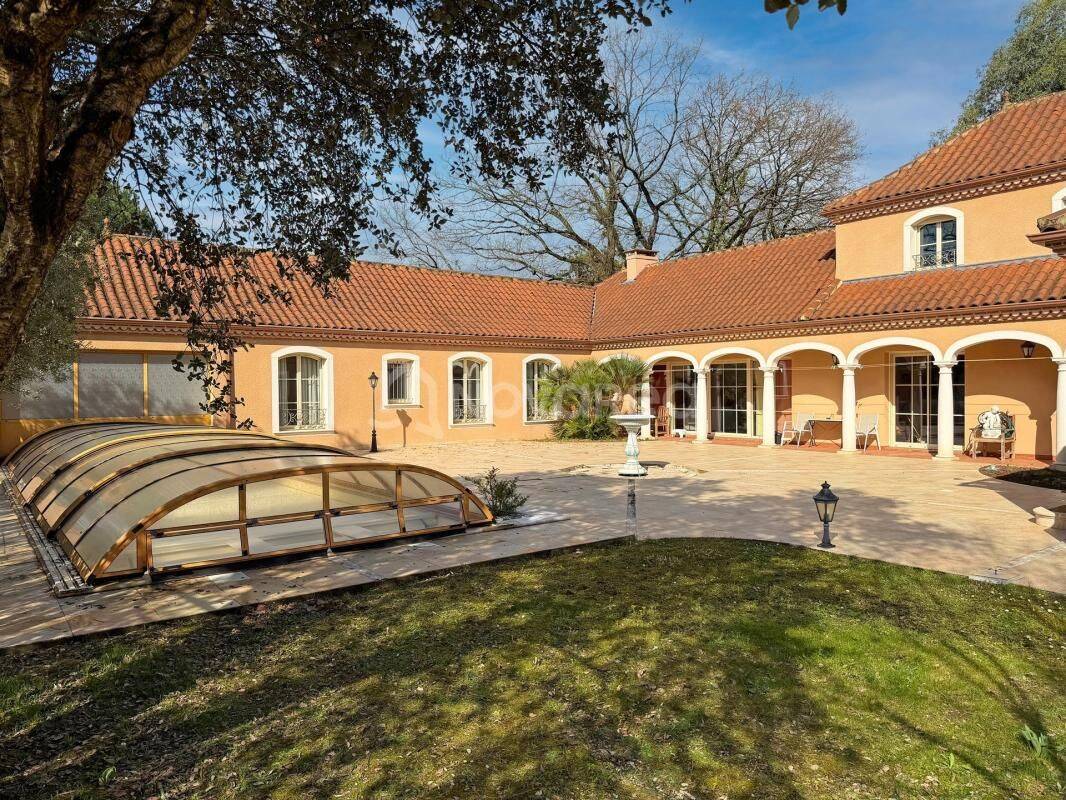 Maison 7 pièces 241 m² · à Idron · 241 m² · 779 000 €
