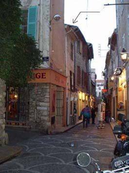 Appartement 1 pièce 18 m² · à Antibes · 18 m² · 760 €