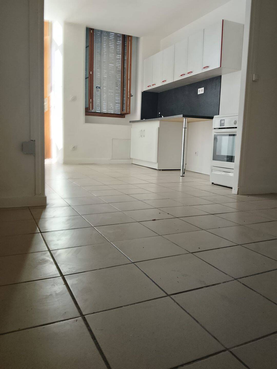 3 pièces 57 m² · à Serrières · 57 m² · 700 €
