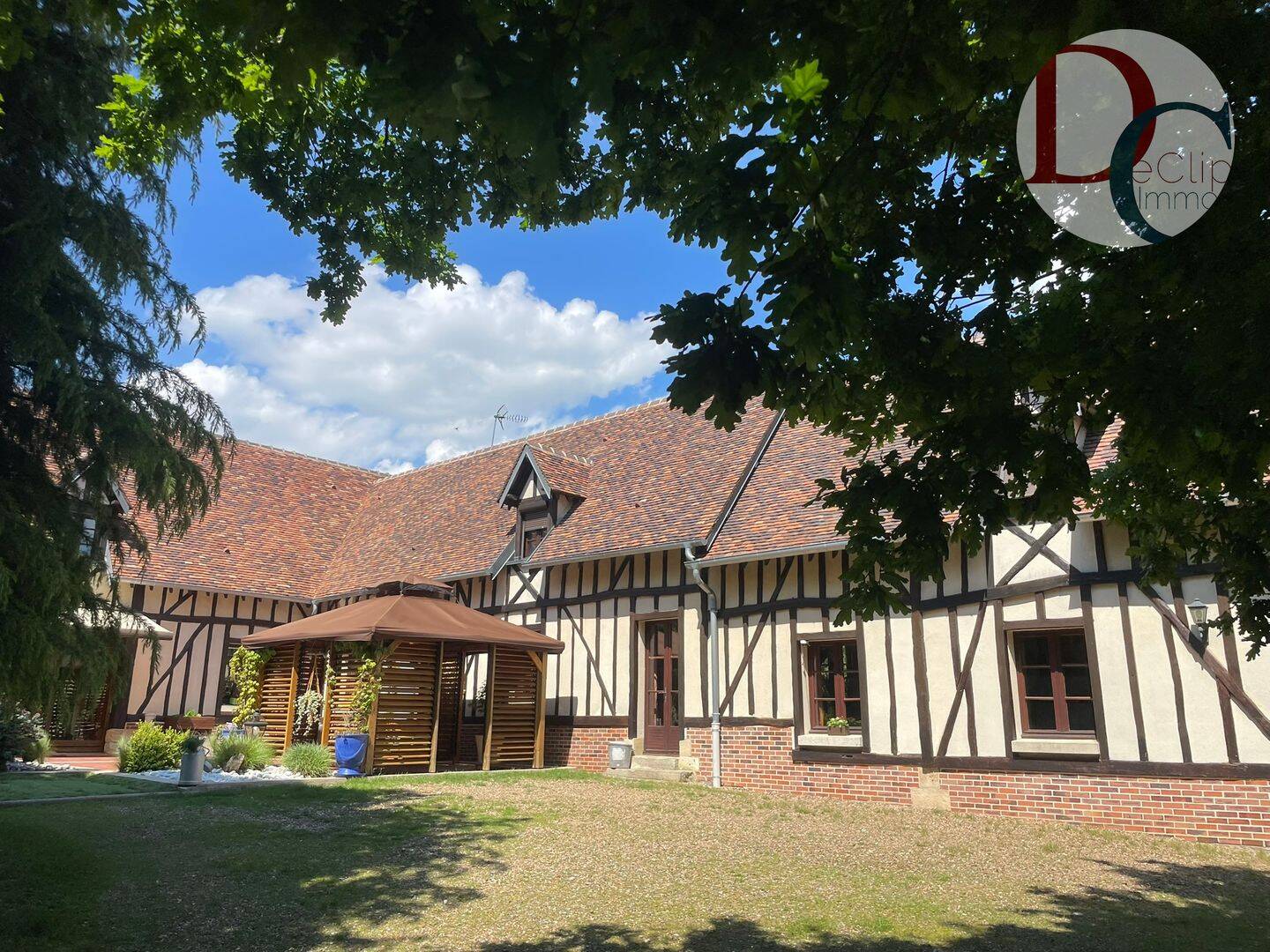 Maison 13 pièces 369 m² · à Beauvais · 369 m² · 665 000 €