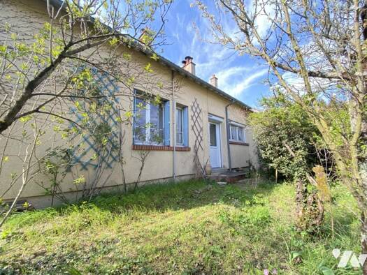 Maison à vendre 178 700 € 3 chambres 5 092 m² de terrain Villemandeur 45700