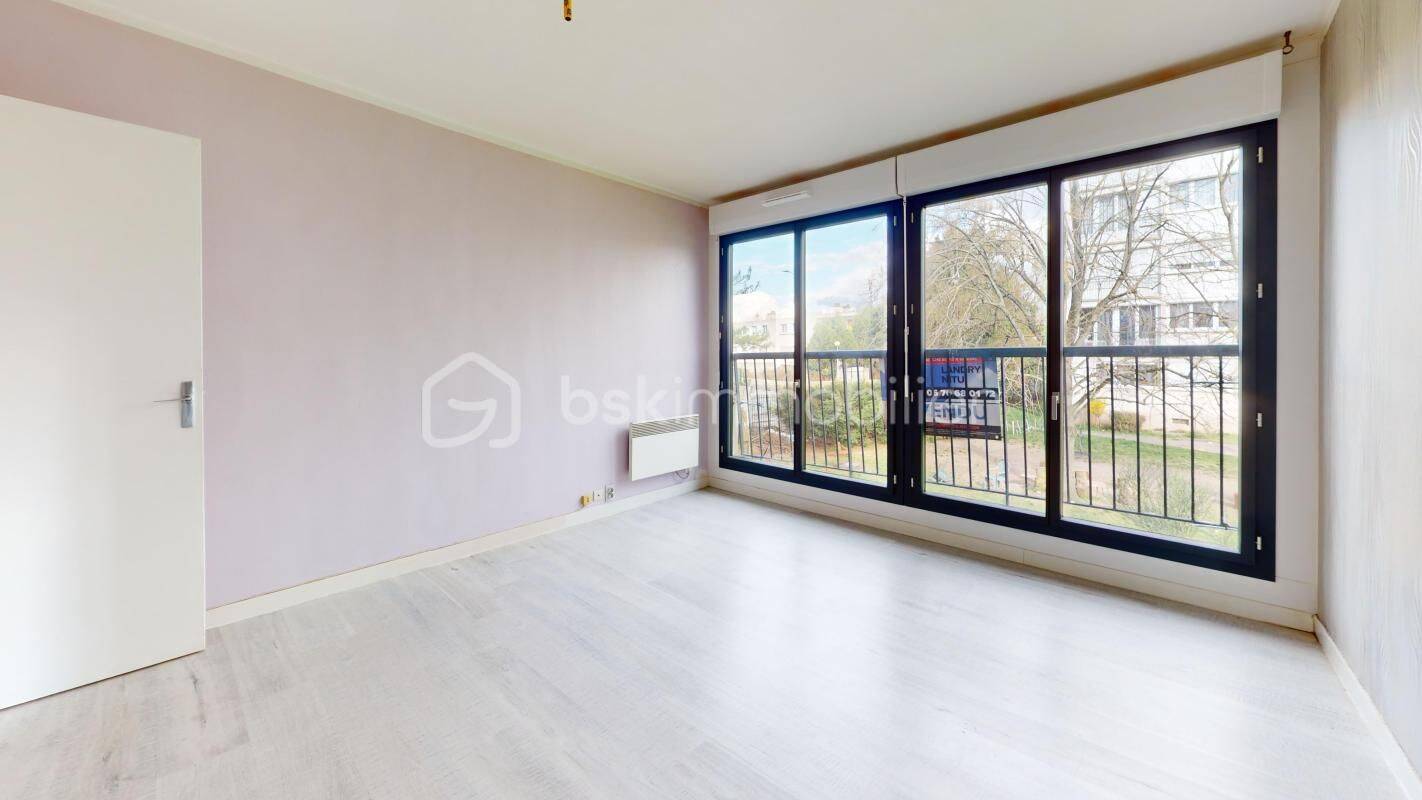 Appartement 3 pièces 59 m² · à Montargis · 58,7 m² · 69 000 €
