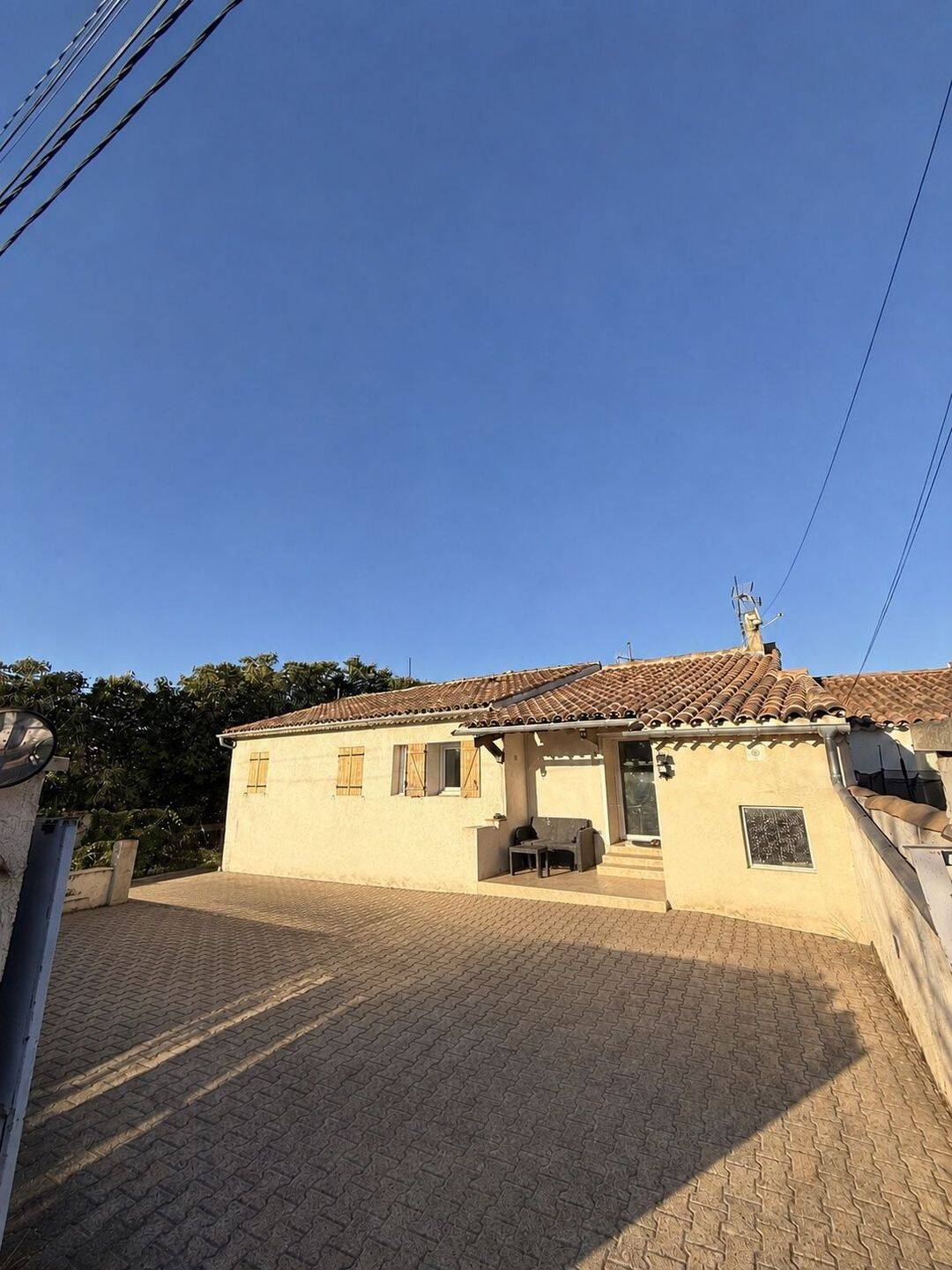 Maison 10 pièces 130 m² · à Les Pennes-Mirabeau · 130 m² · 1 700 €/mois