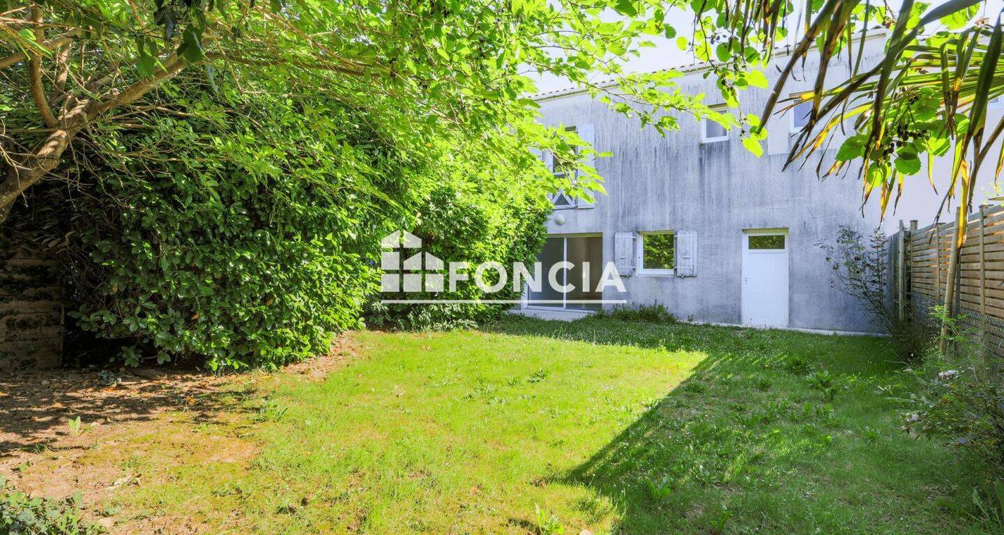 Maison 4 pièces 80 m² · à Échillais · 79,6 m² · 204 000 €