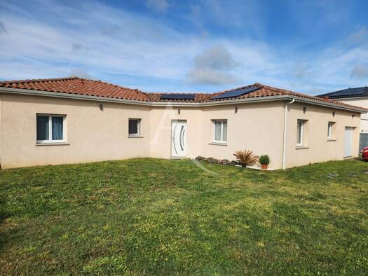 Maison de plain-pied à vendre 354 500 € 4 pièces 3 chambres 110 m² 998 m² de terrain Casse Martin L'Isle-Jourdain 32600