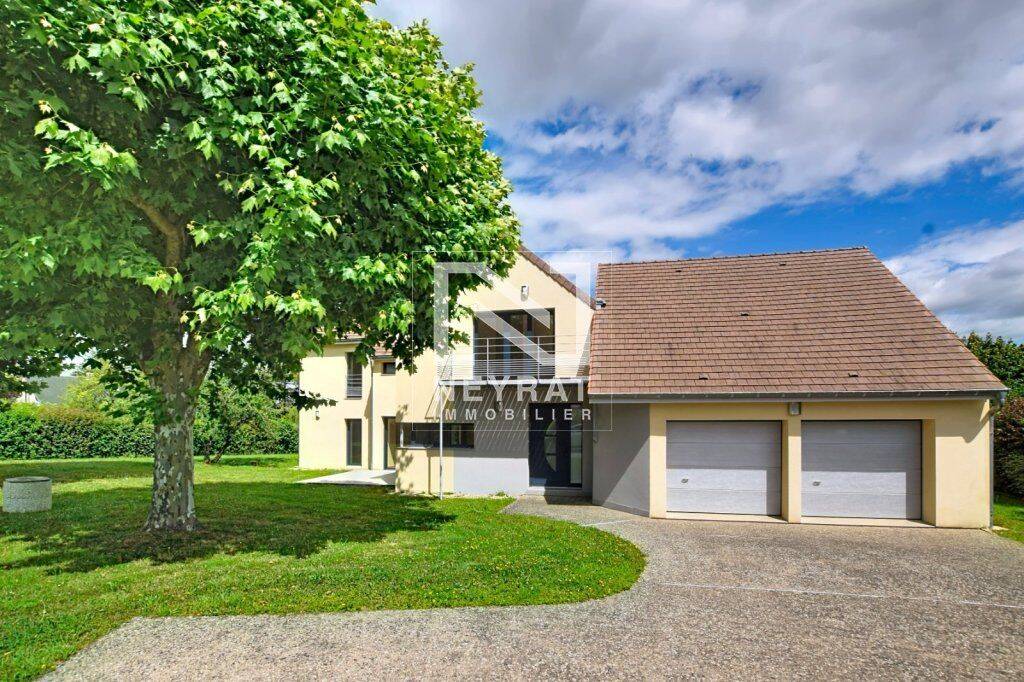Maison 7 pièces 215 m² · à Givry · 215 m² · 592 000 €
