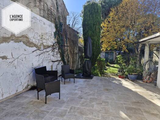 Maison à vendre 300 000 € 7 pièces 4 chambres 180 m² 318 m² de terrain Le Centre Courthézon 84350