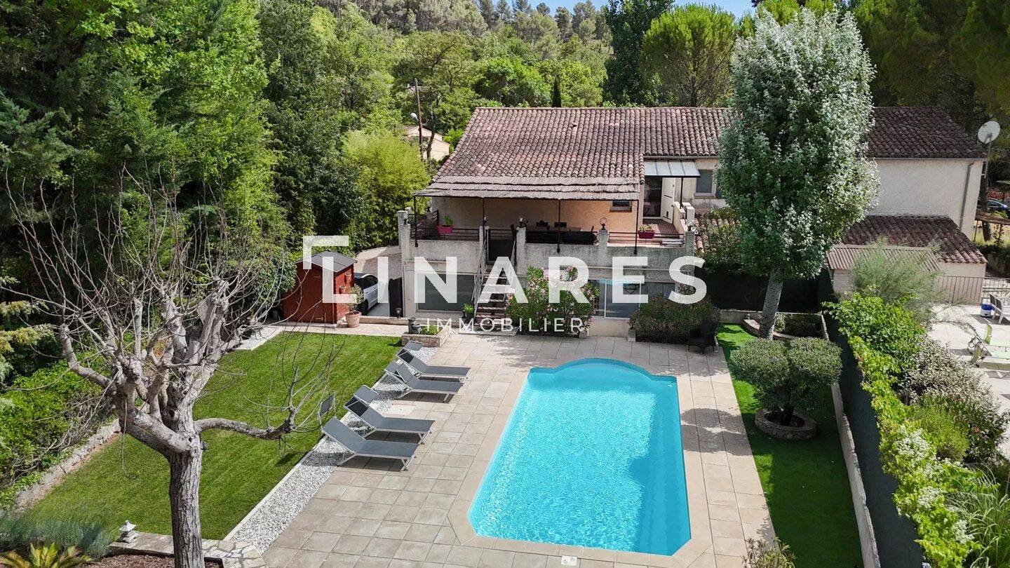 Maison 7 pièces 189 m² · à Aix-en-Provence · 189 m² · 749 000 €