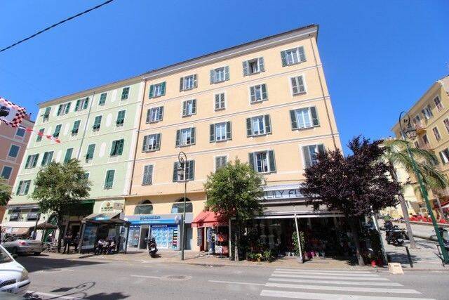 Appartement 3 pièces 100 m² · à Ajaccio · 100 m² · 995 €