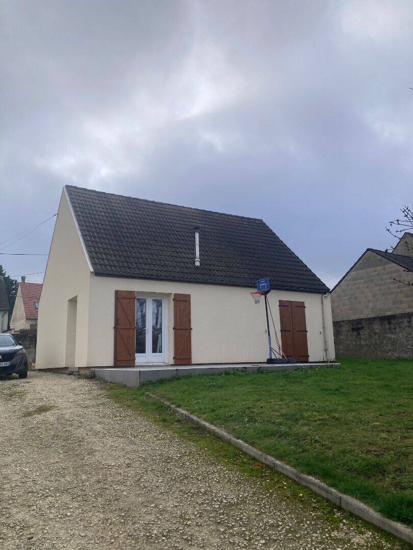 Maison 4 pièces 87 m² · à Bellot · 86,7 m² · 985 €