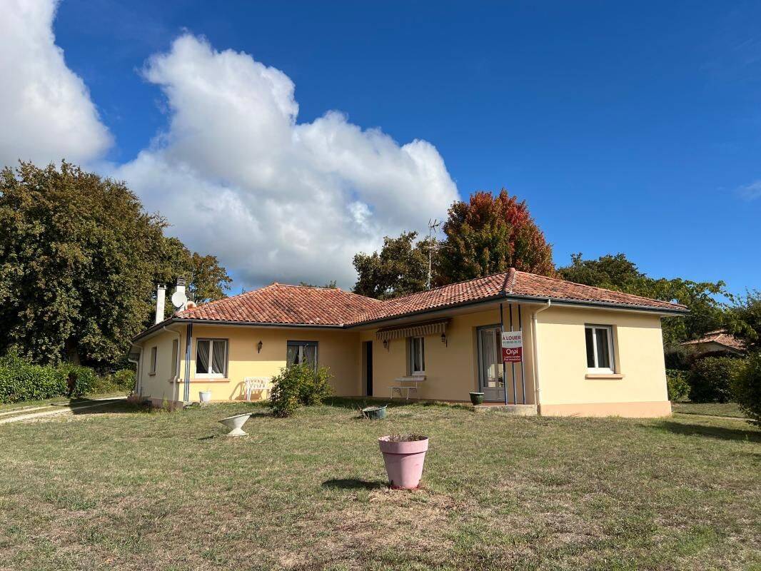 Maison 5 pièces 143 m² · à Roquefort · 142,8 m² · 980 €/mois