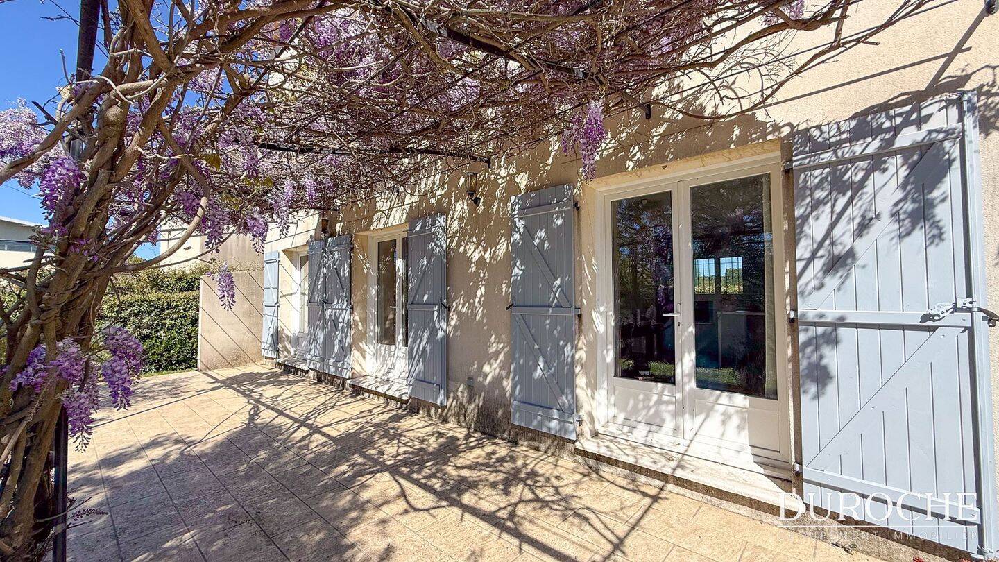 Maison 7 pièces 148 m² · à Sauveterre · 148 m² · 379 000 €