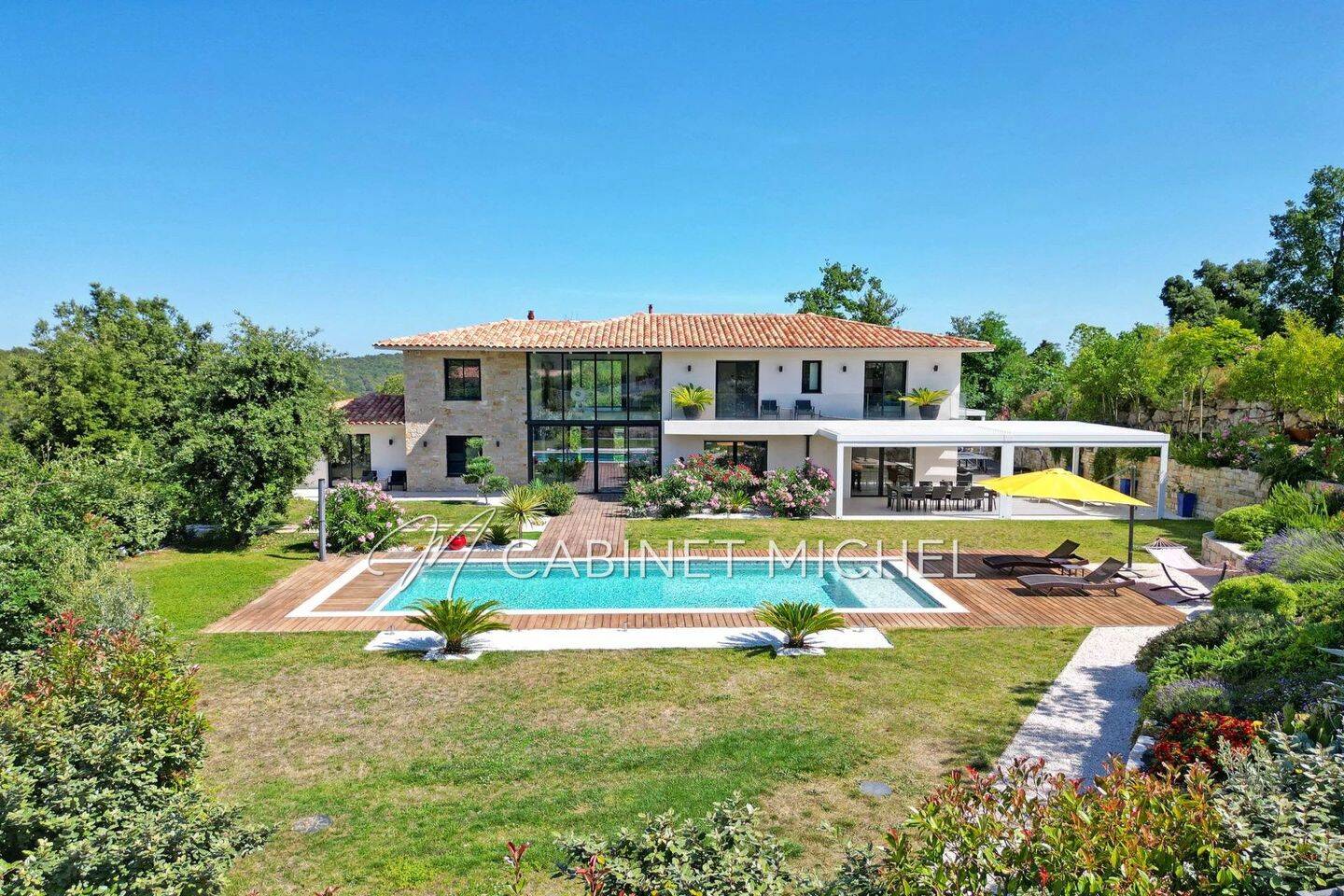 Maison 6 pièces 322 m² · à Roquefort-les-Pins · 322 m² · 2 990 000 €