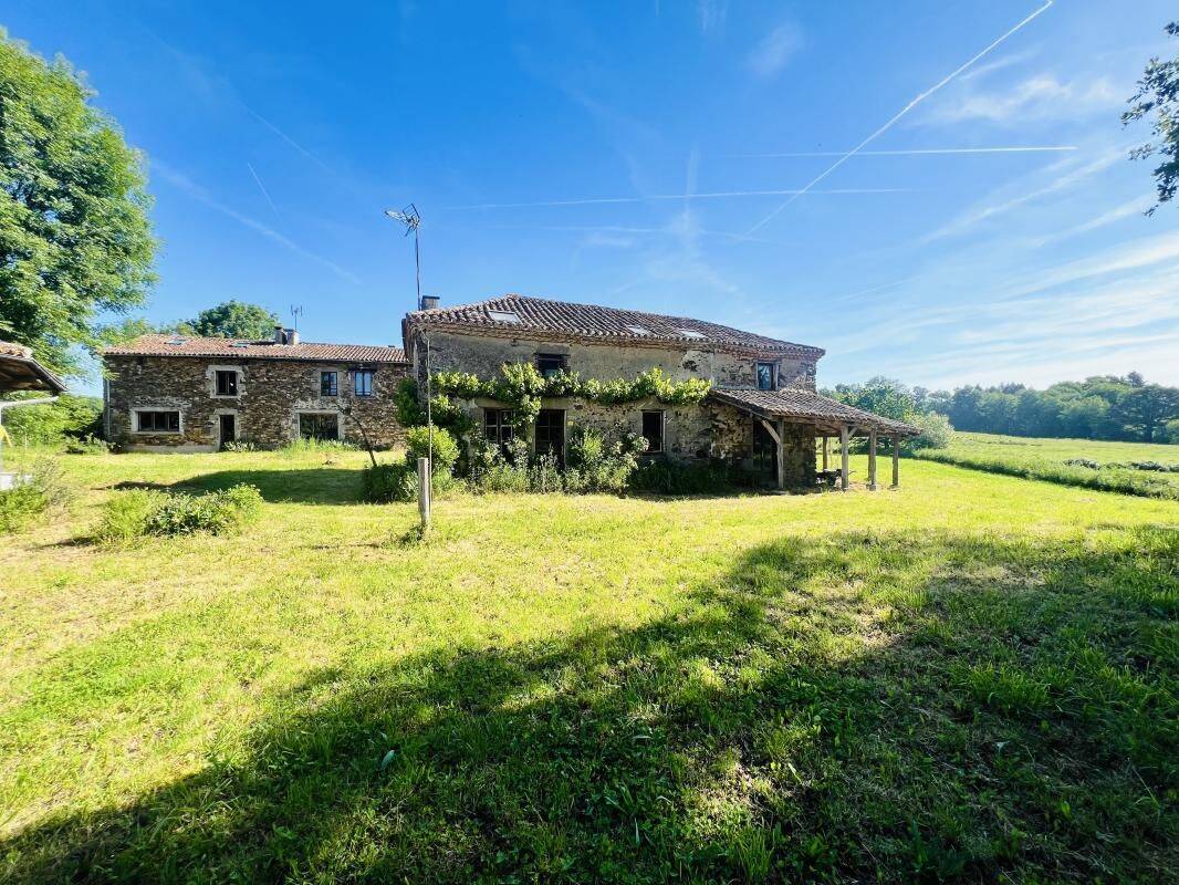 Maison 16 pièces 450 m² · à Val d'Issoire · 450 m² · 243 800 €