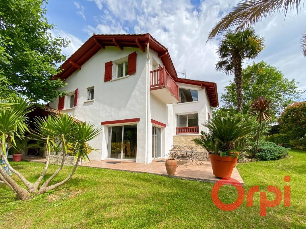 Maison 4 pièces 129 m² · à Jatxou · 129,1 m² · 1 700 €