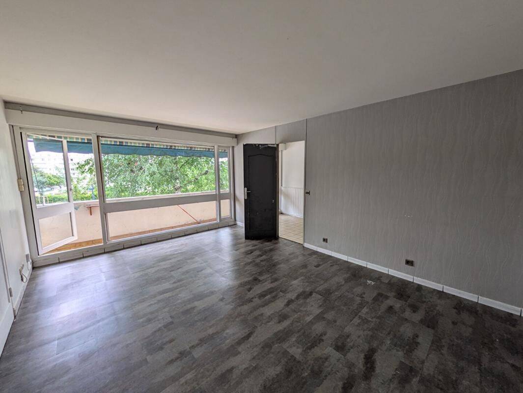 Appartement 4 pièces 83 m² · à Roanne · 83 m² · 89 000 €