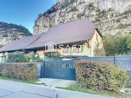 Maison à vendre 495 000 € 13 pièces 7 chambres 440 m² 2 417 m² de terrain Saint-Christophe 73360