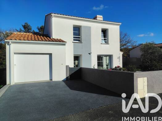 Maison à vendre 263 000 € 5 pièces 3 chambres 97 m² 560 m² de terrain Montaigu 85600