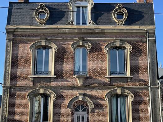 Maison de ville à vendre 450 000 € 9 pièces 7 chambres 304 m² 405 m² de terrain Notre Dame du Thil-Saint Lucien Beauvais 60000