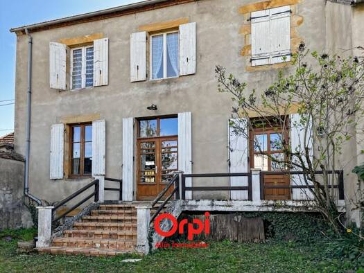 Maison à vendre 74 800 € 6 pièces 4 chambres 146 m² 1 420 m² de terrain Montmarault 03390